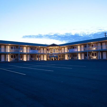 Shoreside Inn & Suites Wabamun Экстерьер фото