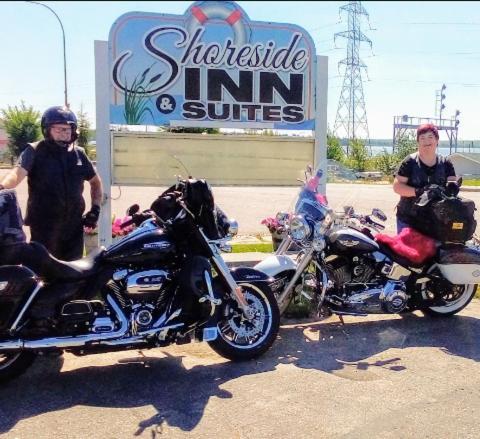 Shoreside Inn & Suites Wabamun Экстерьер фото