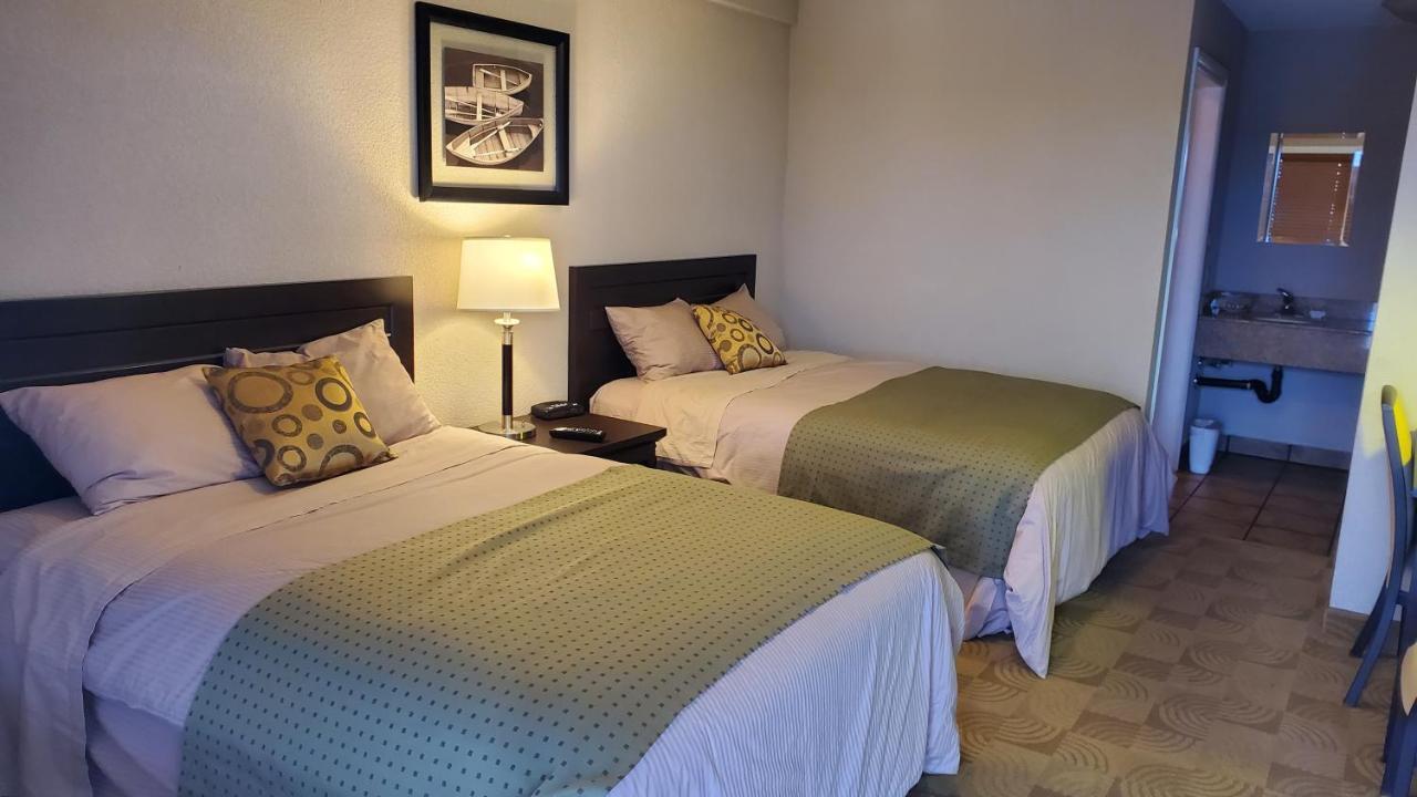 Shoreside Inn & Suites Wabamun Экстерьер фото