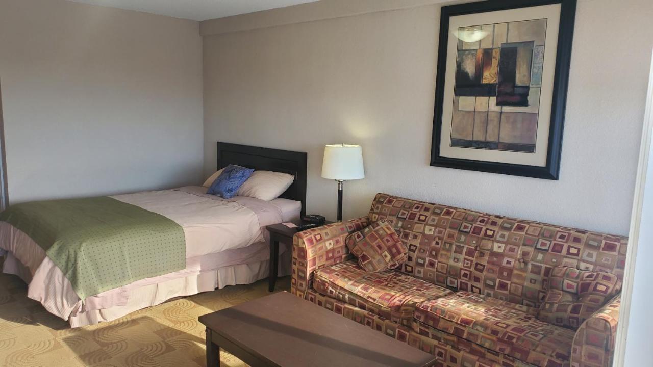 Shoreside Inn & Suites Wabamun Экстерьер фото