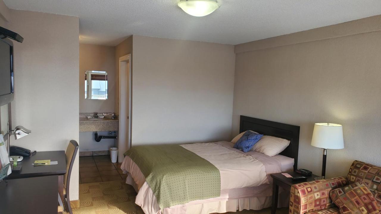 Shoreside Inn & Suites Wabamun Экстерьер фото