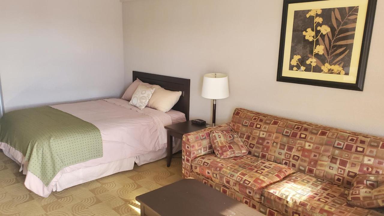Shoreside Inn & Suites Wabamun Экстерьер фото