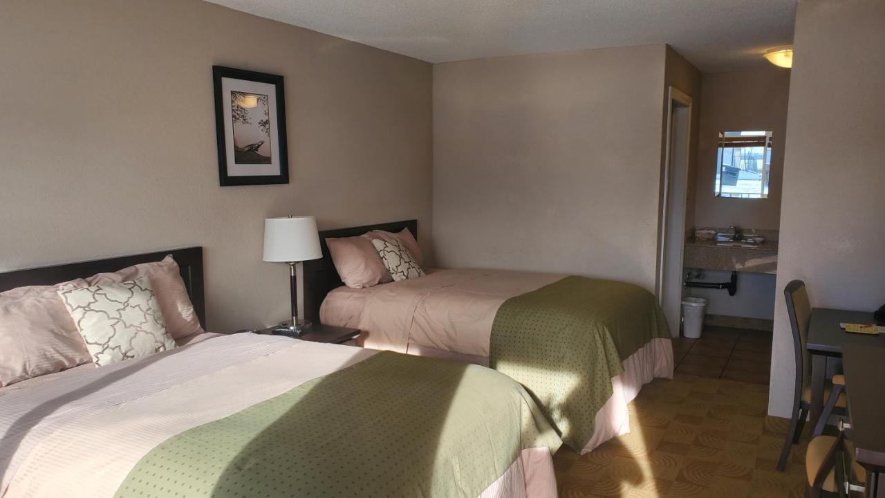 Shoreside Inn & Suites Wabamun Экстерьер фото