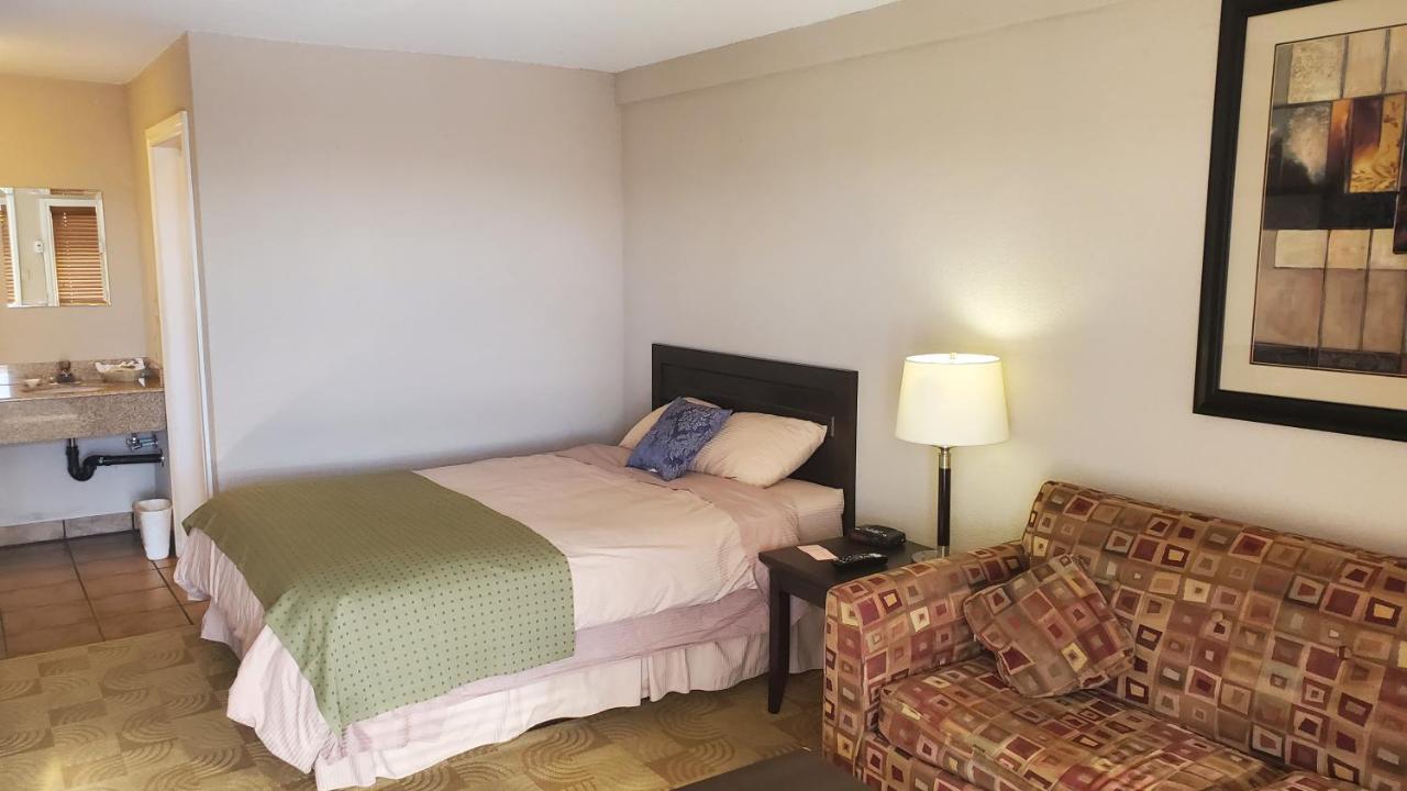 Shoreside Inn & Suites Wabamun Экстерьер фото