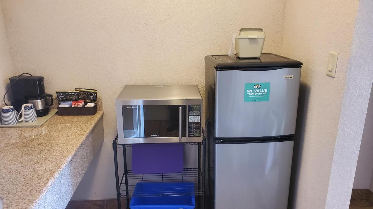 Shoreside Inn & Suites Wabamun Экстерьер фото